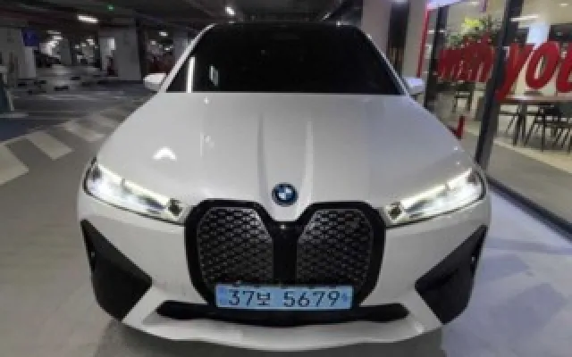 더뉴렉스턴스포츠칸 중고차 iX xDrive 50 매물 사진 3 - 2023/12 172,589km