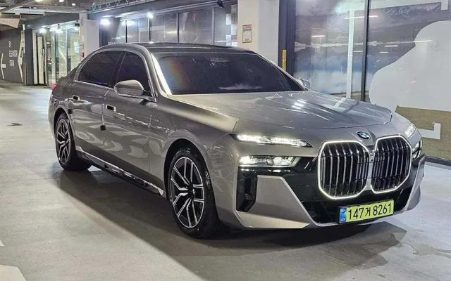 더뉴렉스턴스포츠칸 중고차 7시리즈 (G70) 740i xDrive M 스포츠 매물 사진 18 - 2025/08 7,898km