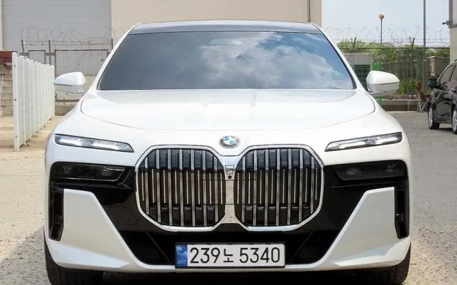 더뉴렉스턴스포츠칸 중고차 7시리즈 (G70) 740i sDrive M 스포츠 매물 사진 3 - 2023/08 38,480km